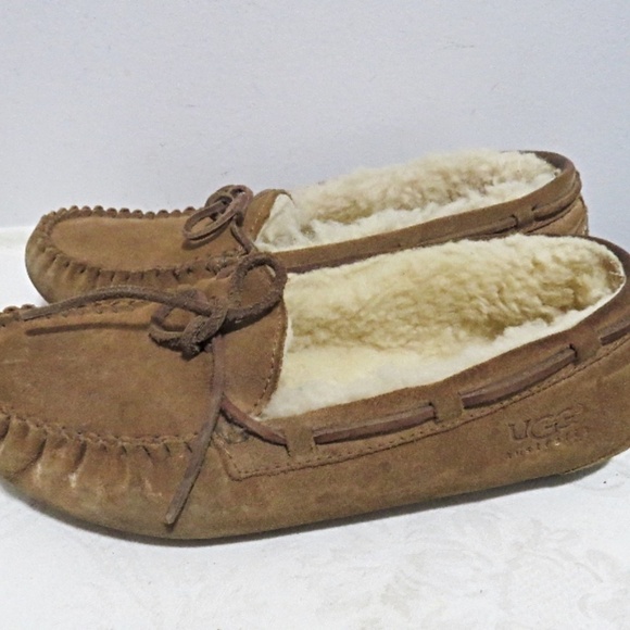 UGG Dakota Slipper Moccasins Size 5 - Picture 2 of 6
